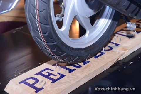 Ưu điểm tuyệt vời của lốp chống đinh theo công nghệ rhino tire mới - 1