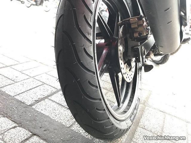 Vỏ sau xe exciter 135 lên vỏ 120 có được không - 2