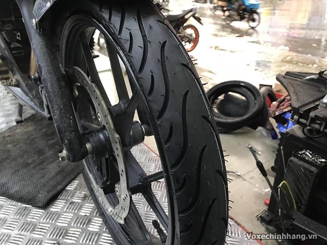 Vỏ xe michelin pilot street 7090-17 - 1