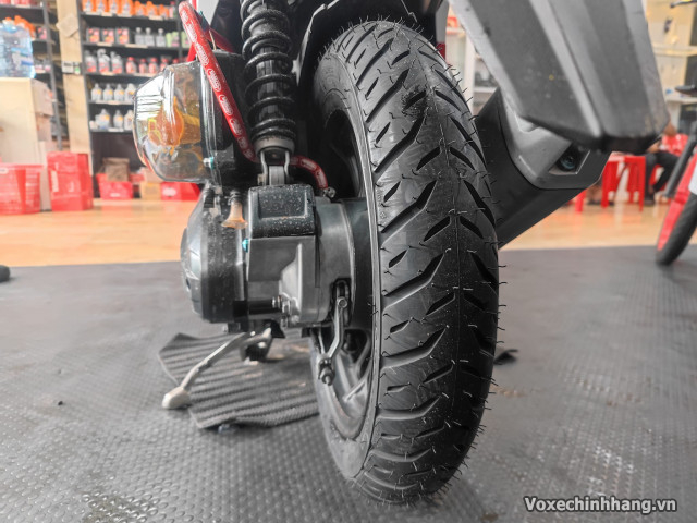 Xe vario 125 thay lốp michelin pilot street 2 có bám đường tốt không - 3
