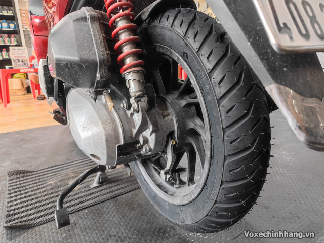 Honda sh mode thay lốp michelin pilot street 2 có bám đường tốt không - 3