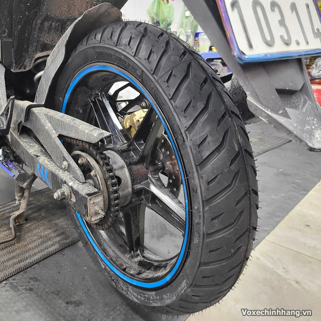 Exciter 155 thay lốp michelin pilot street 2 có bám đường tốt không - 3