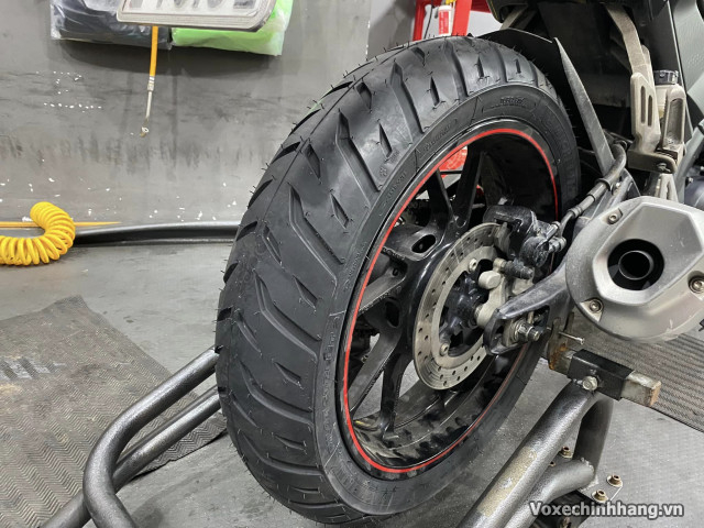 Yamaha r15 thay lốp michelin pilot street 2 có bám đường tốt không - 3