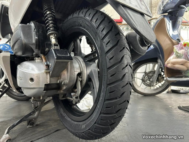 Honda pcx thay lốp michelin pilot street 2 có bám đường tốt không - 3