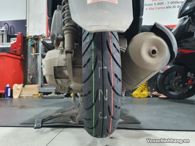 Honda lead thay vỏ dunlop d307 có bám đường tốt không giá bao nhiêu - 3
