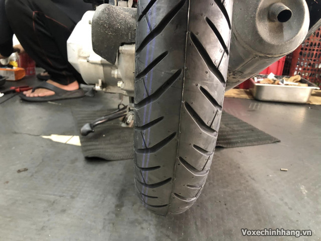 Cách lắp lốp xe ceat đúng chiều đề chạy bám đường và phanh tốt - 2