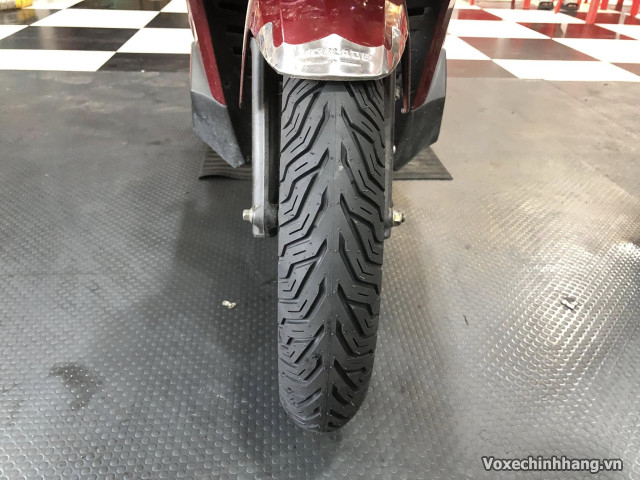 Thay vỏ xe airblade 125 giá bao nhiêu tiền loại nào tốt - 8