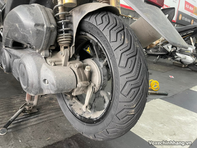 Thay vỏ xe nvx giá bao nhiêu tiền loại nào tốt - 3
