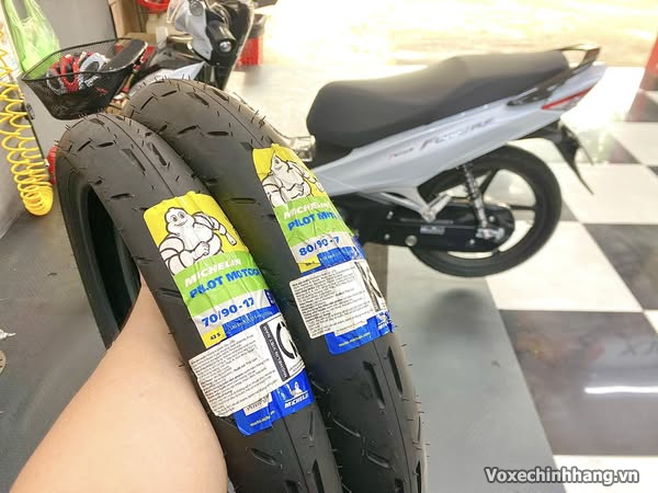 Vỏ xe michelin pilot moto gp sản xuất ở đâu có bám đường tốt không - 8