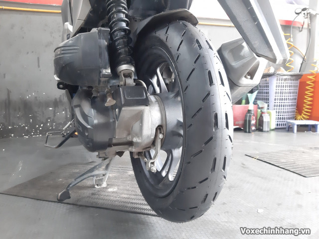Vỏ xe michelin pilot moto gp sản xuất ở đâu có bám đường tốt không - 3