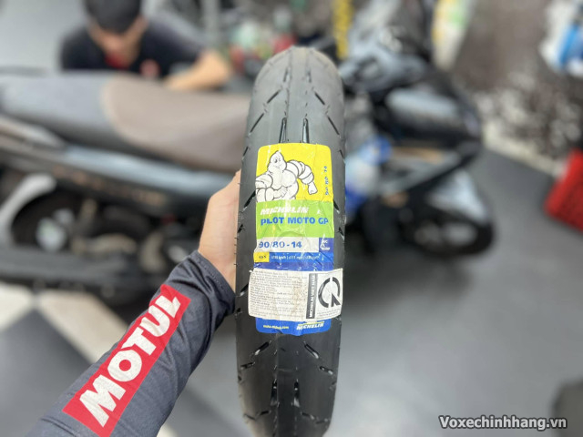 Vỏ xe michelin pilot moto gp sản xuất ở đâu có bám đường tốt không - 2