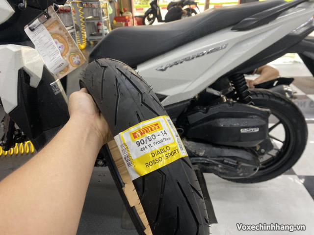 Vỏ xe pirelli diablo rosso sport sản xuất ở đâu có bám đường tốt không - 2