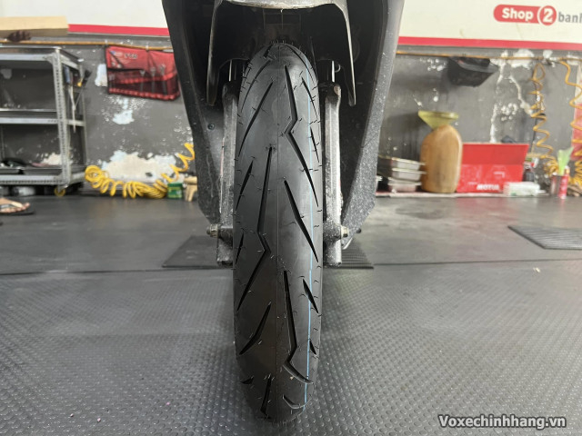 Vỏ xe pirelli diablo rosso sport sản xuất ở đâu có bám đường tốt không - 5