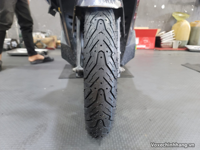 Vỏ xe pirelli angel scooter sản xuất ở đâu có bám đường tốt không - 3
