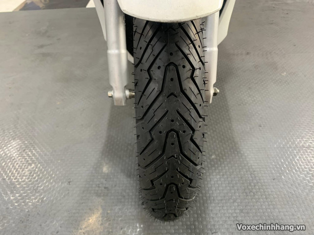 Vỏ xe pirelli 11070-16 angel scooter - 2