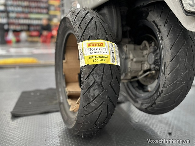 Vỏ xe pirelli 13070-12 diablo rosso scooter - 1