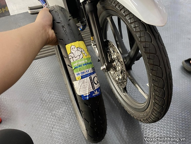 Vỏ michelin pilot moto gp 7090-17 - 1