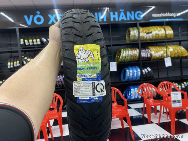 Vỏ michelin pilot street 2 12070-17 - 1