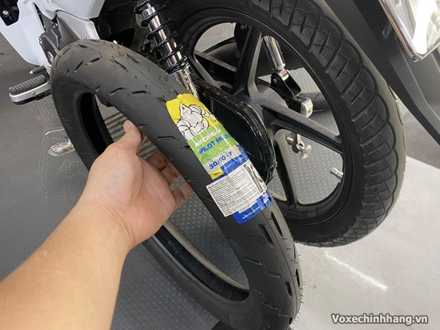 Vỏ michelin pilot moto gp 8090-17 - 1