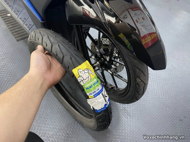 Vỏ michelin pilot street 2 7090-14 - 1