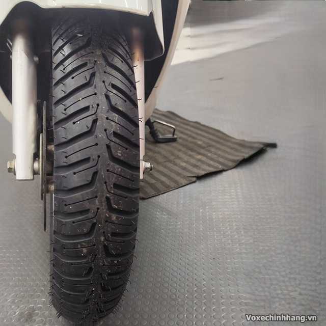 Xe vento s thay vỏ michelin city extra có bám đường tốt không - 2