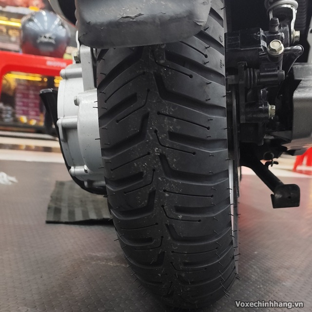 Xe vento s thay vỏ michelin city extra có bám đường tốt không - 3