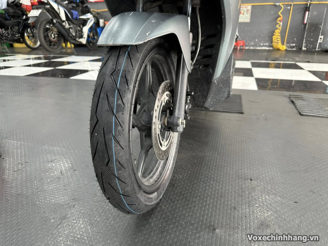 Ab 125 thay vỏ pirelli diablo rosso sport có bám đường tốt không - 2