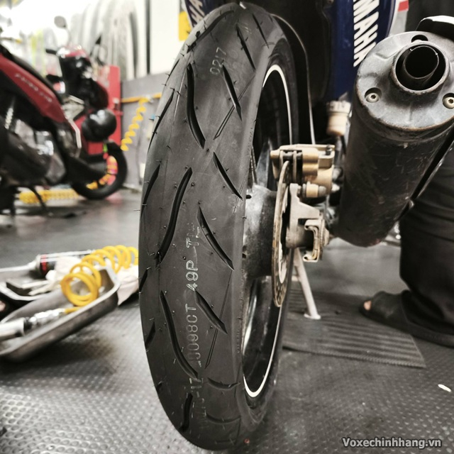 Exciter 135 thay vỏ maxxis victra m0098ct có bám đường tốt không - 3