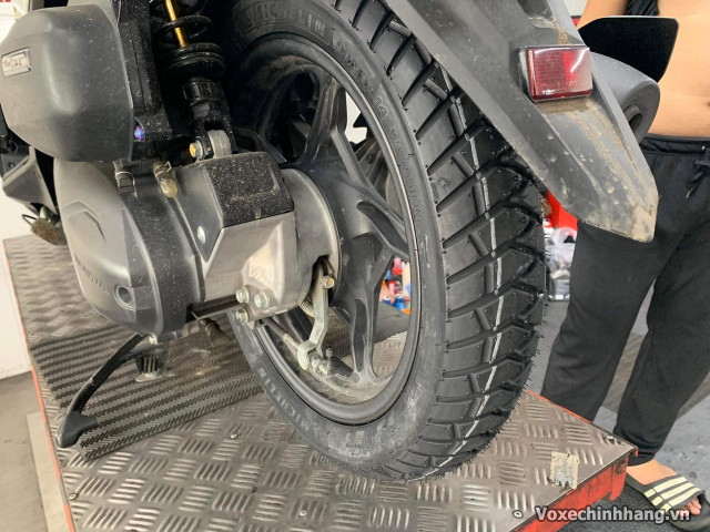 Vỏ chống trượt cho xe air blade 125 đi mùa mưa an toàn - 2