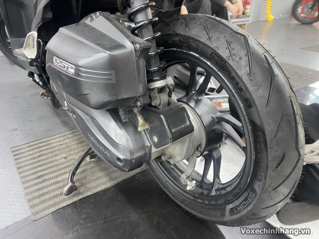 Vỏ chống trượt cho xe vario 125 đi mùa mưa an toàn - 2