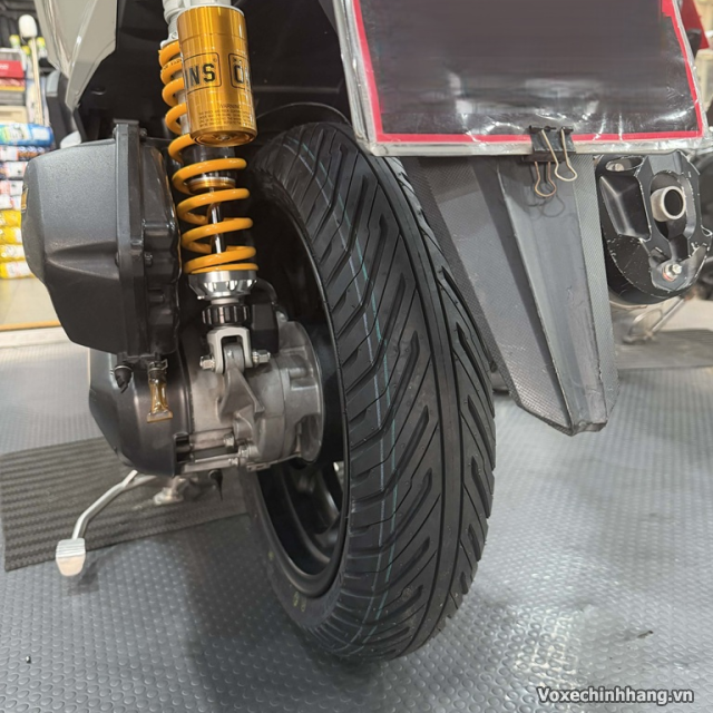 Vỏ chống trượt cho xe vario 160 đi mùa mưa an toàn - 4