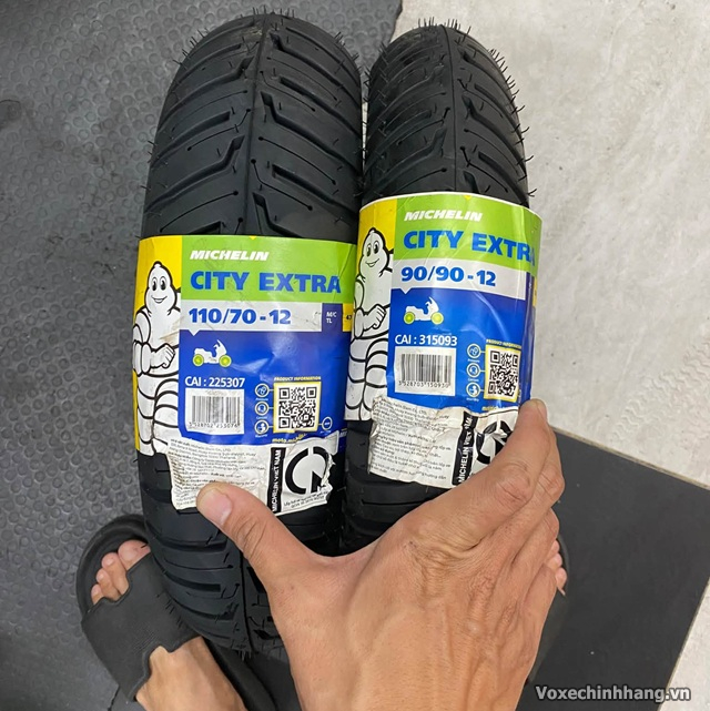 Xe điện era e1 thay vỏ michelin city extra có bám đường tốt không - 2