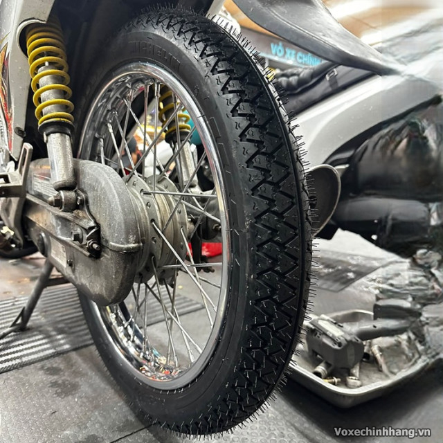 Xe future thay vỏ có ruột michelin m35 bám đường tốt không - 3