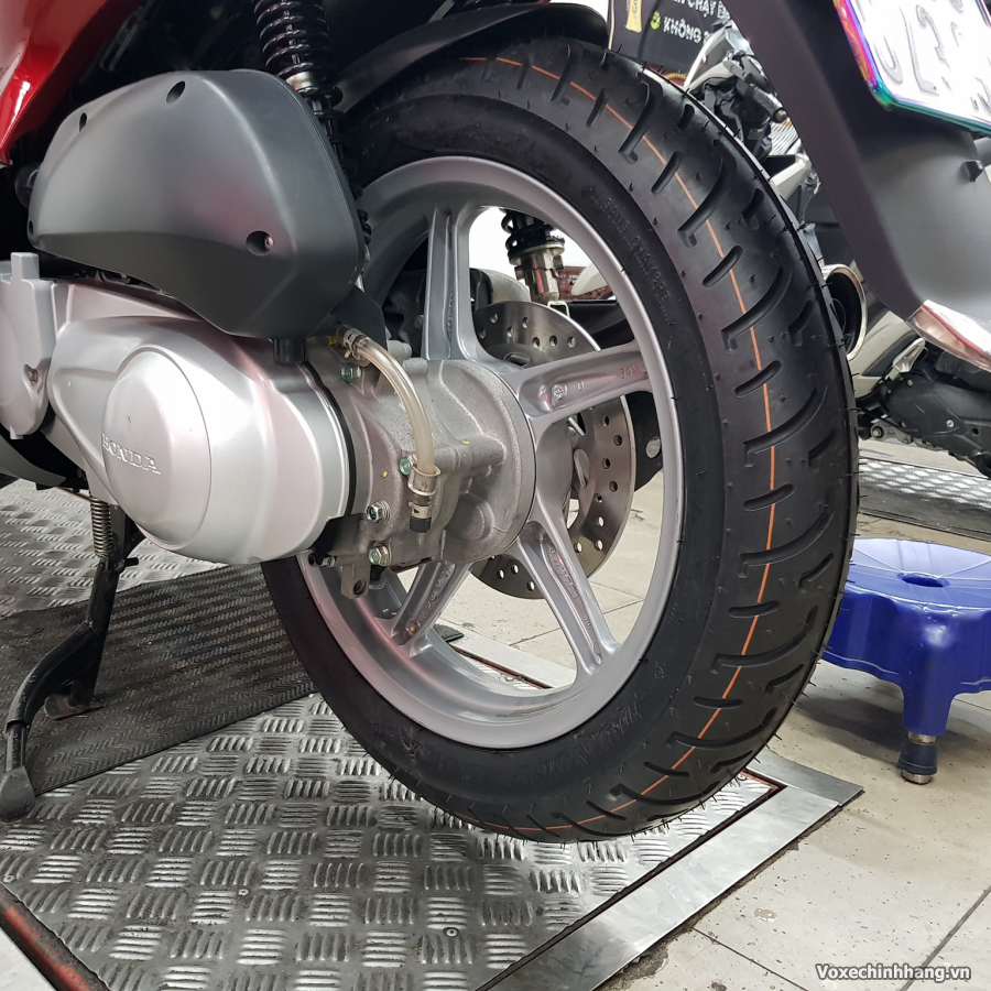 Vỏ xe Dunlop 120/80-16 D451 theo xe SH Ý