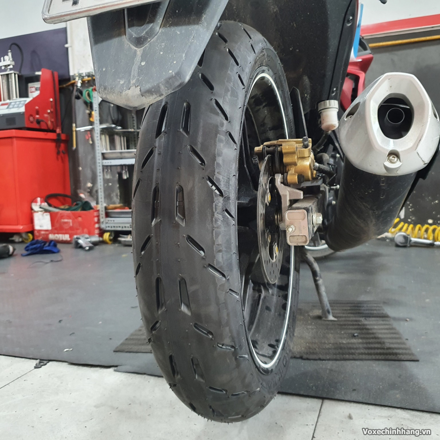 Vỏ Michelin Pilot Moto GP 120/70-17