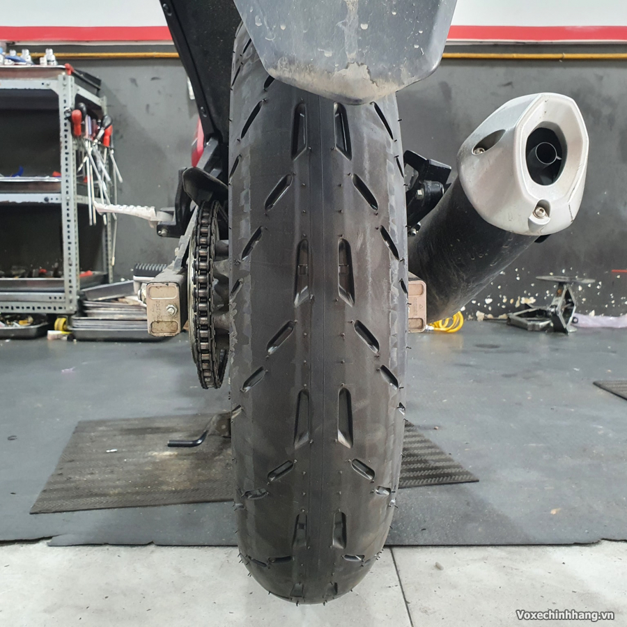 Vỏ Michelin Pilot Moto GP 120/70-17