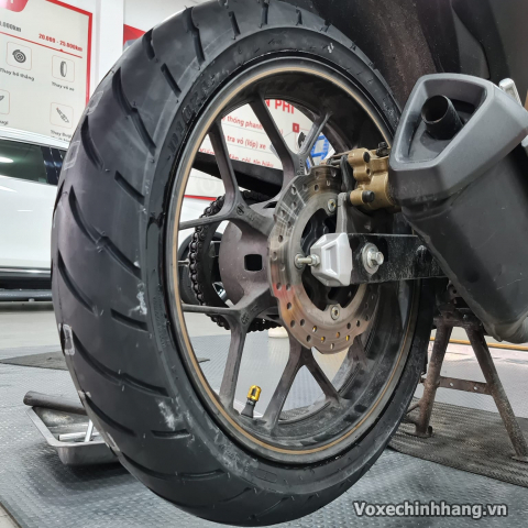 Vỏ xe Dunlop 120/70-17 D102A