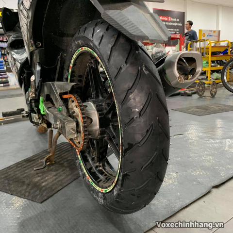 Vỏ xe Dunlop 130/70-17 D102A