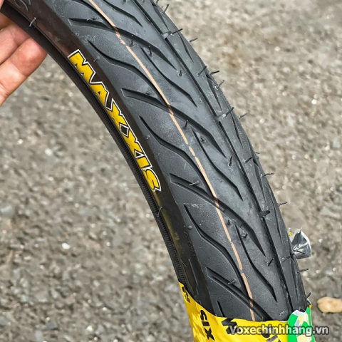 Vỏ có ruột Maxxis 80/90-17 gai xương cá