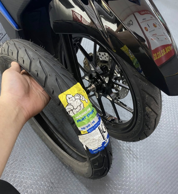 Vỏ Michelin Pilot Street 2 70/90-14