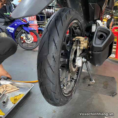 Vỏ xe Pirelli Diablo Rosso Sport 100/80-17