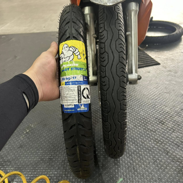 Vỏ Michelin Pilot Street 2 70/90-17