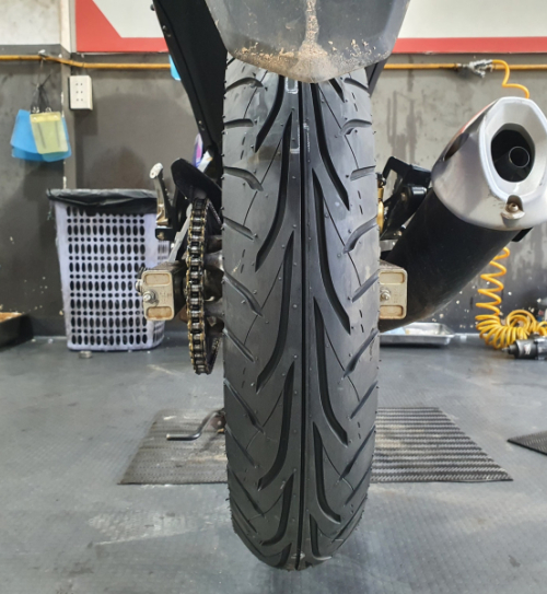 Vỏ xe Dunlop 110/70-17 GT601