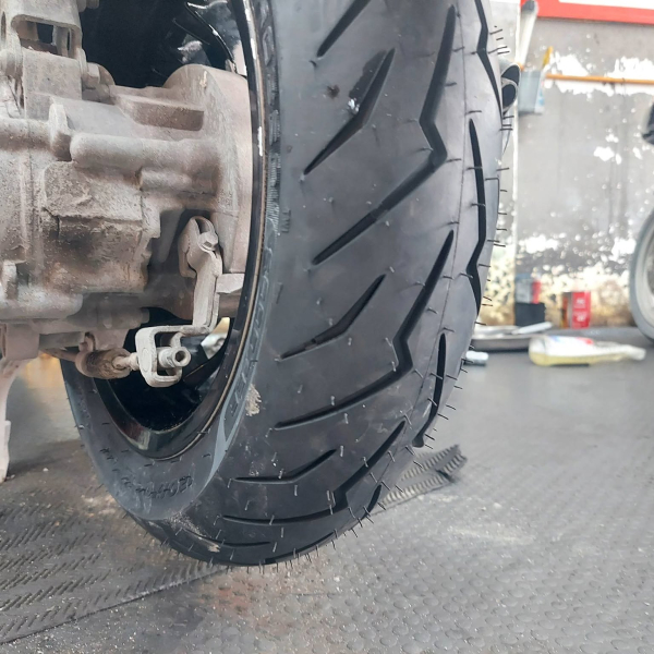 Vỏ xe Pirelli 120/70-12 Diablo Rosso Scooter