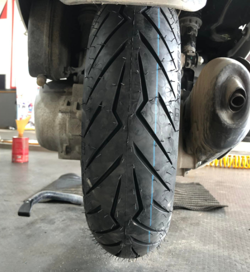 Vỏ xe Pirelli 130/70-12 Diablo Rosso Scooter